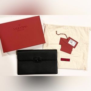 Valentino Garavani Large VSling Leather Pouch